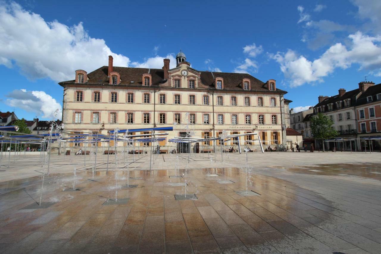 Studio Royal By Beds4Wanderlust - Place Du Marche Avec Parking Prive Fontainebleau Exterior foto